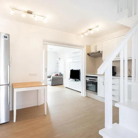 Exklusives Attic Mit Atemberaubendem Meerblick 아파트 *