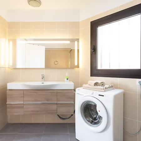 Exklusives Attic Mit Atemberaubendem Meerblick Apartman